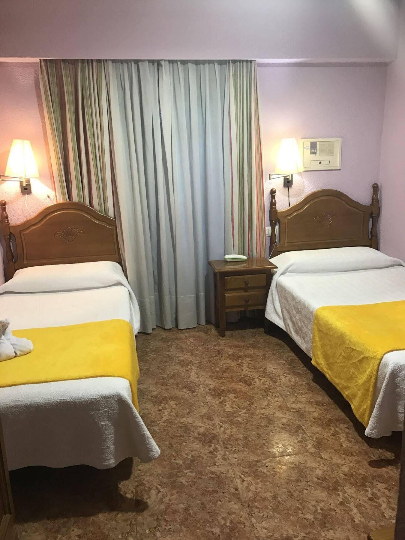 Madrid Playa Rooms エクステリア 写真
