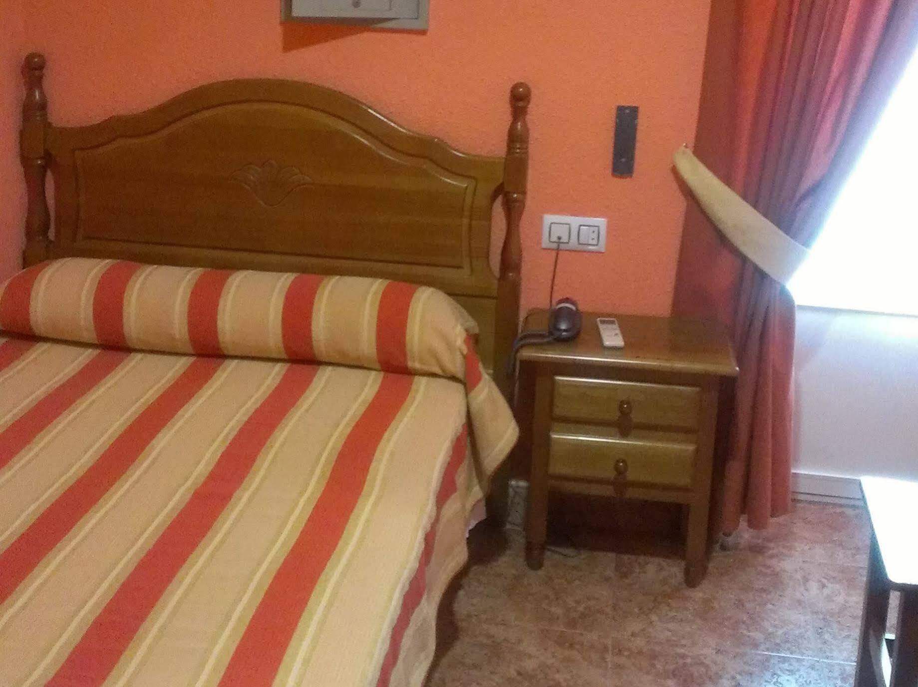 Madrid Playa Rooms エクステリア 写真
